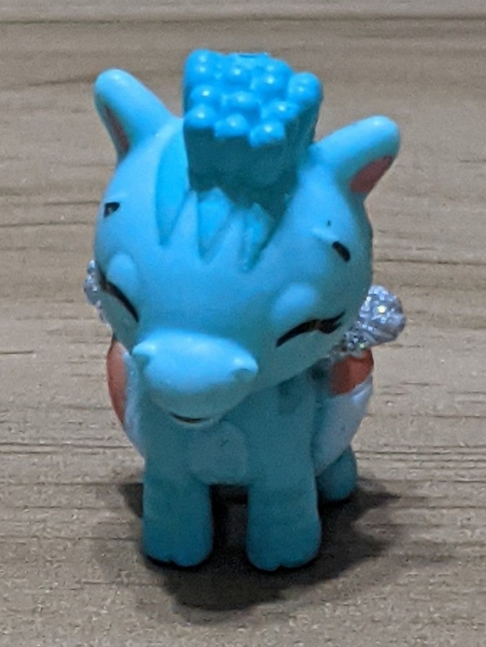Hatchimals Sweet Smelling Zebrush Mini Figure